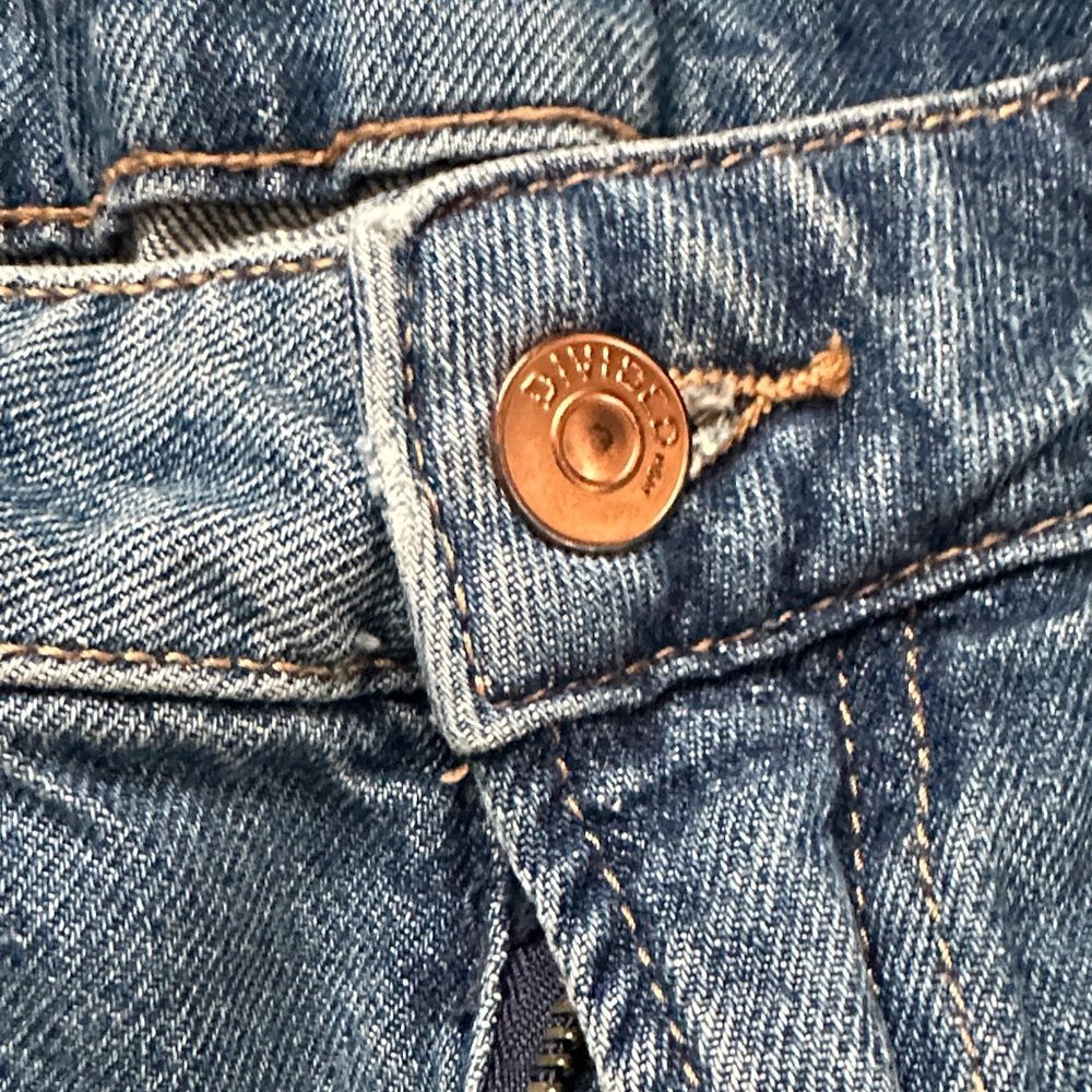 Divided Relaxed Fit Blue Jeans - Picture 5 of 11